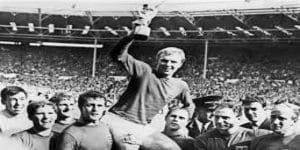 摩尔的永恒影响与队长精神：bb体育深度解析-bb体育