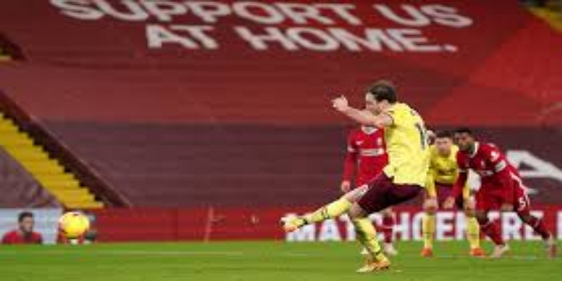 战术复盘：红军锋无力与伯恩利防守完美执行-bb体育